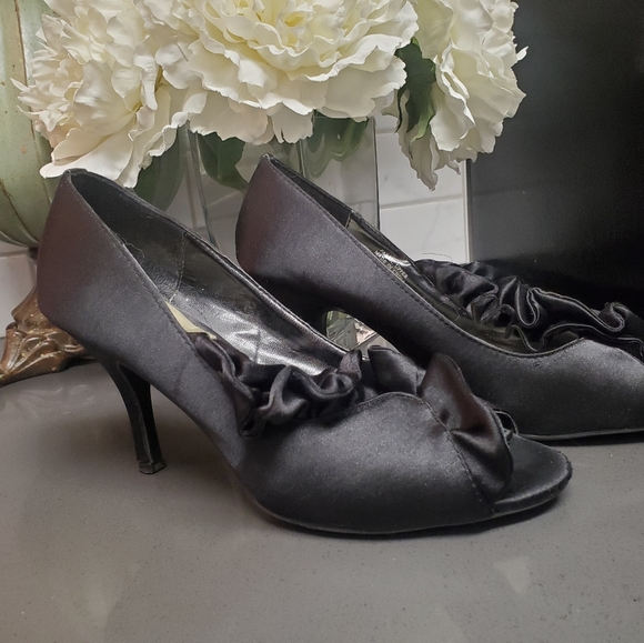 Ann Marino Black Ruffle Satins - Picture 2 of 5